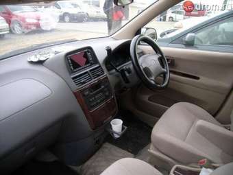 2000 Toyota Gaia Pics
