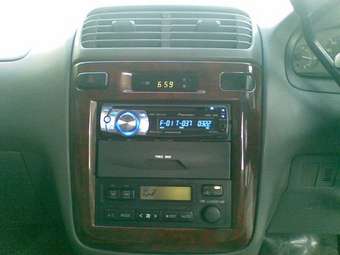 2000 Toyota Gaia Pictures