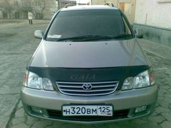 2000 Toyota Gaia Pics