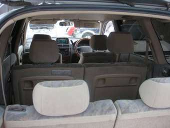 2000 Toyota Gaia Photos