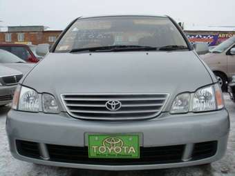 2000 Toyota Gaia Photos