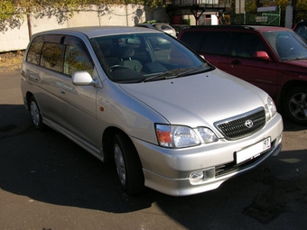 2001 Toyota Gaia