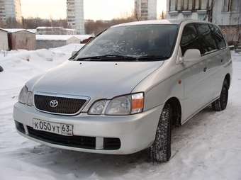 2001 Toyota Gaia