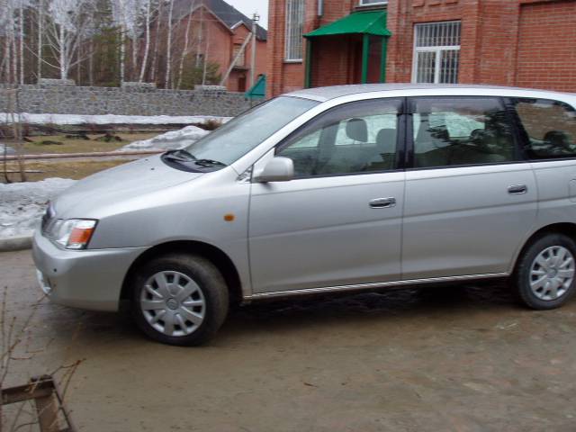 2001 Toyota Gaia