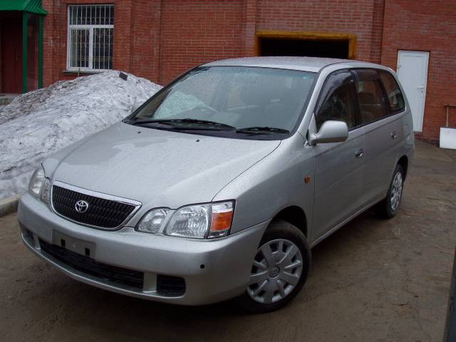 2001 Toyota Gaia