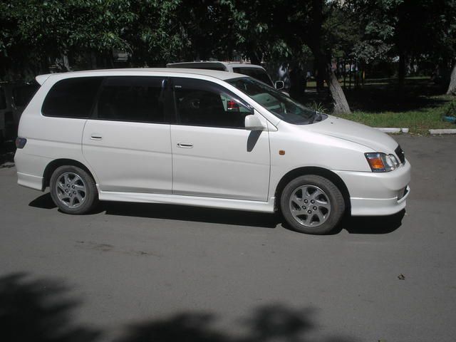 2001 Toyota Gaia