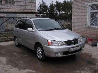 2001 Toyota Gaia