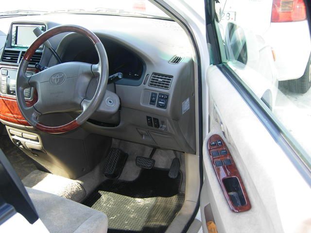 2001 Toyota Gaia