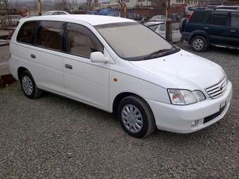 2001 Toyota Gaia