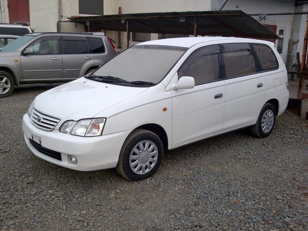 2001 Toyota Gaia