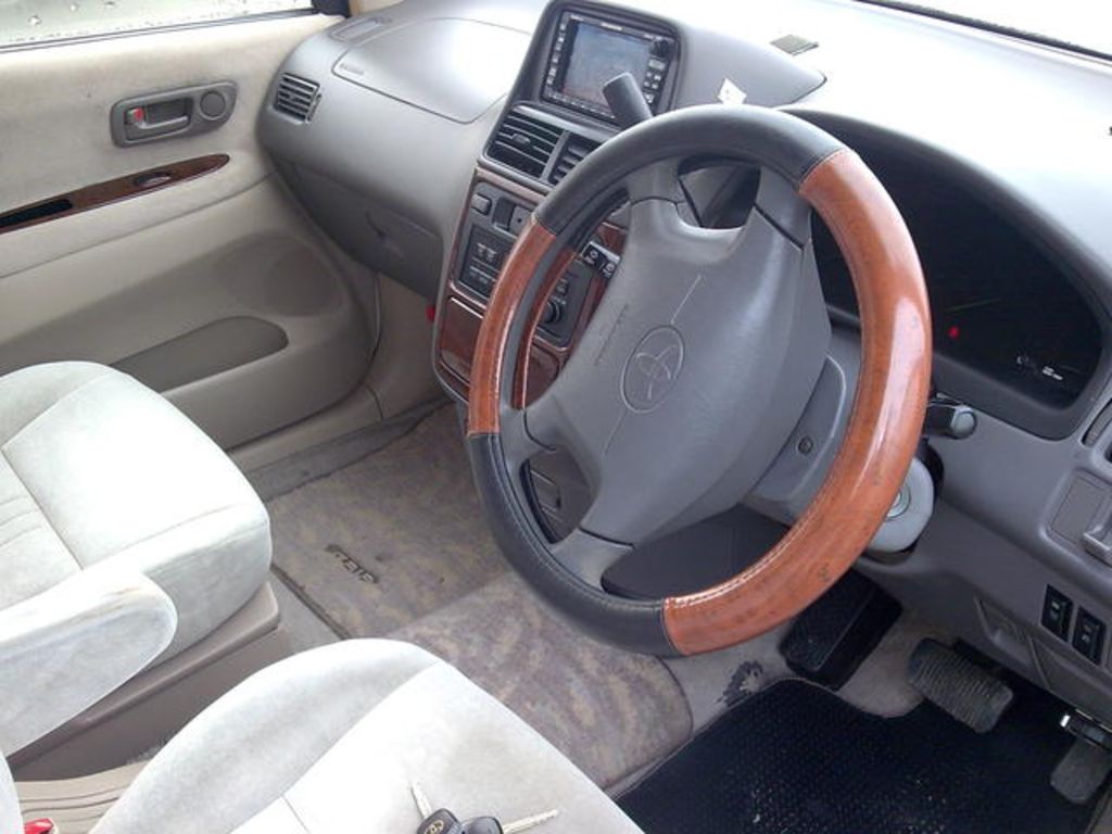 2001 Toyota Gaia