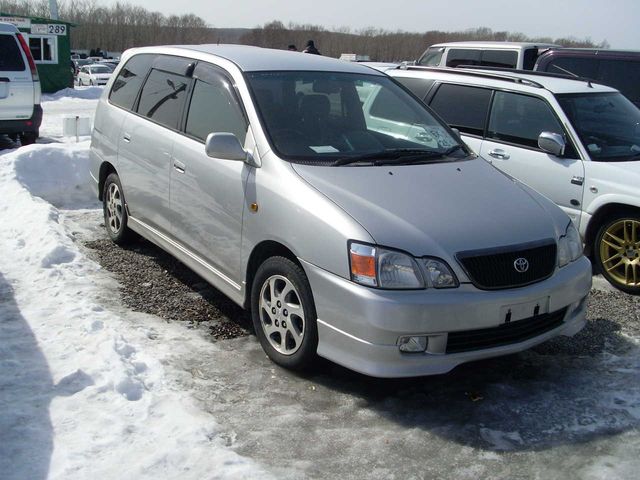 2001 Toyota Gaia