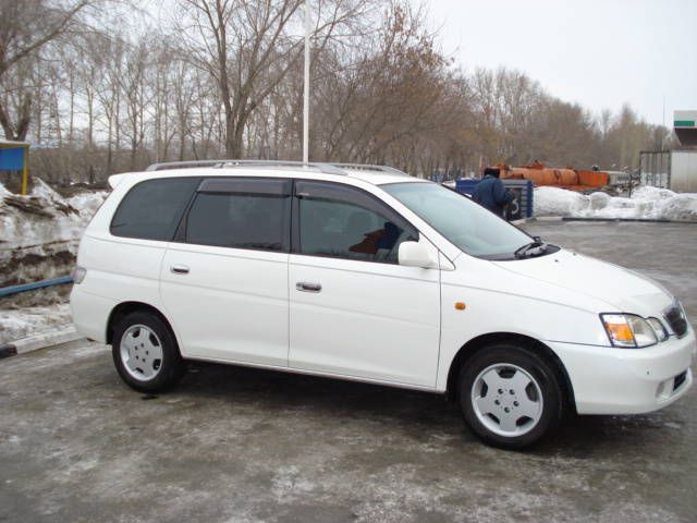 2001 Toyota Gaia