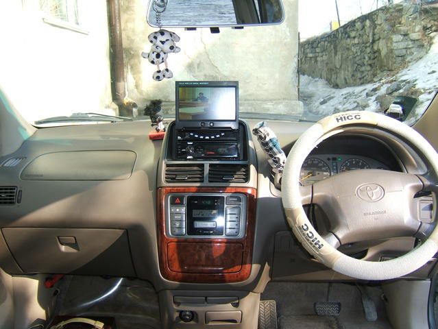 2001 Toyota Gaia