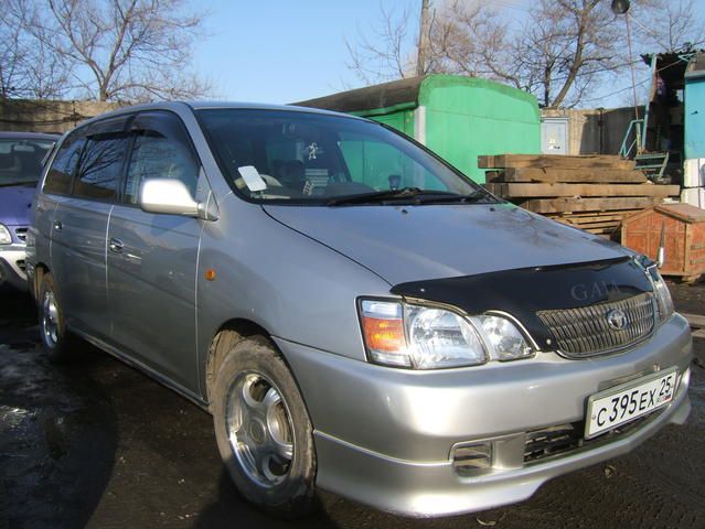 2001 Toyota Gaia