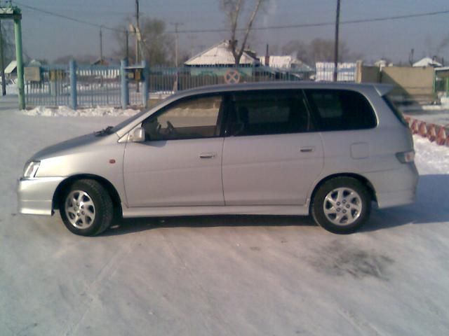 2001 Toyota Gaia