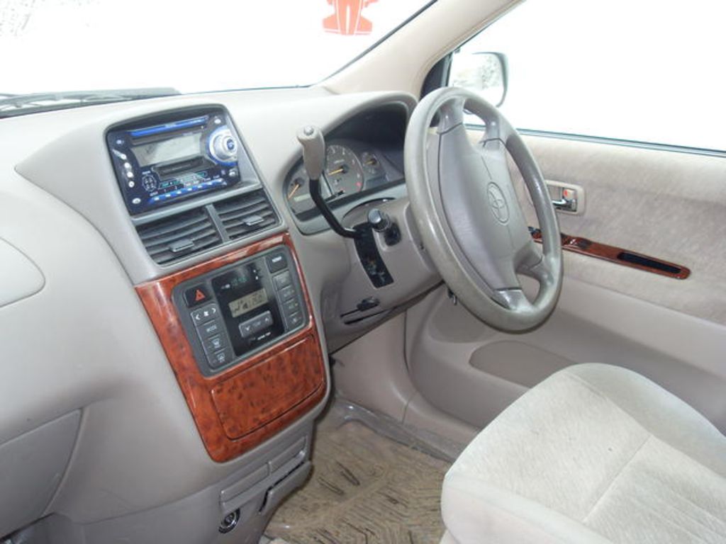 2001 Toyota Gaia