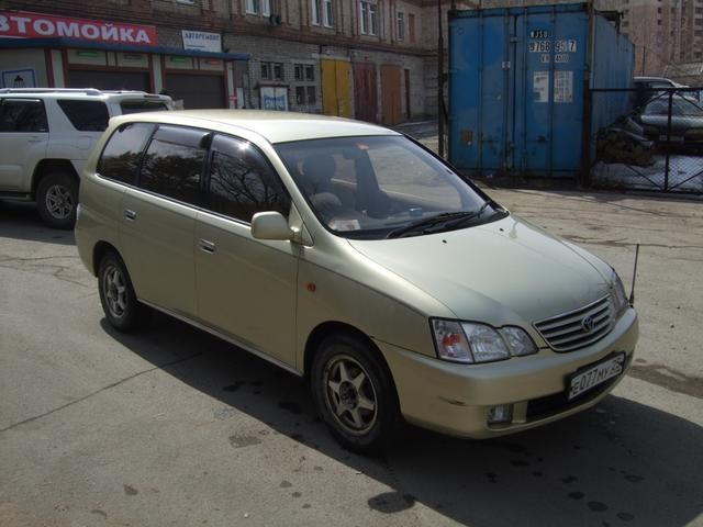 2001 Toyota Gaia