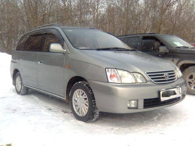 2001 Toyota Gaia