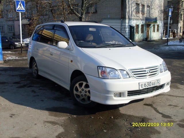2001 Toyota Gaia