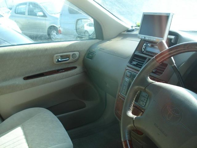 2001 Toyota Gaia