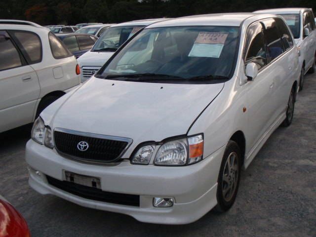 2001 Toyota Gaia