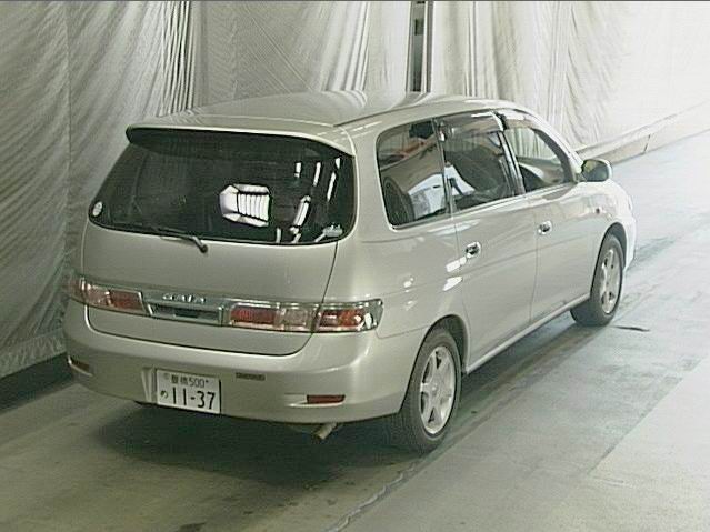 2001 Toyota Gaia Pics