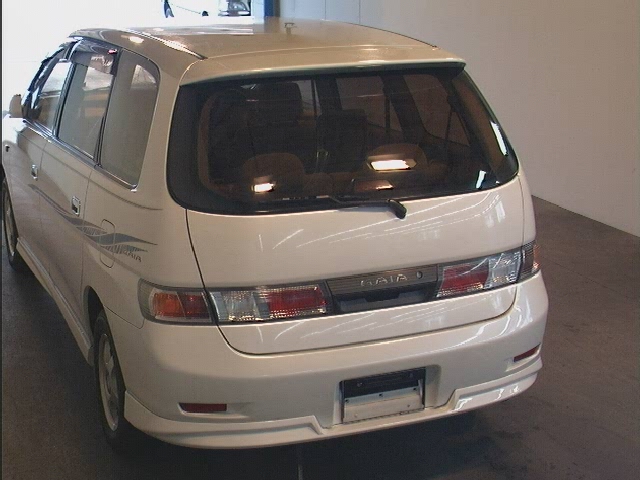 2001 Toyota Gaia Wallpapers