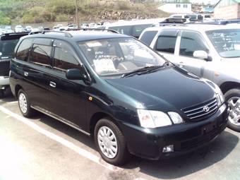 2001 Toyota Gaia Pictures