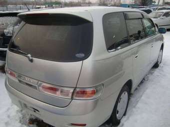 2001 Toyota Gaia Pictures