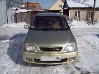 2001 Toyota Gaia Pictures