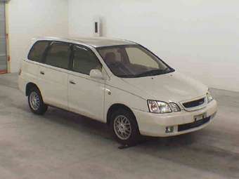 2001 Toyota Gaia Photos