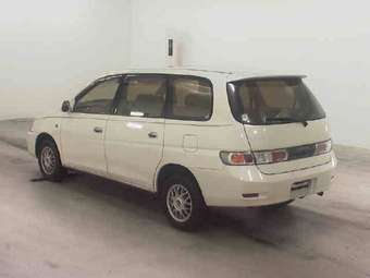2001 Toyota Gaia Photos