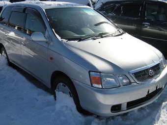 2001 Toyota Gaia Pictures