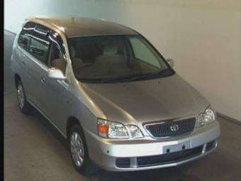 2001 Toyota Gaia Pictures