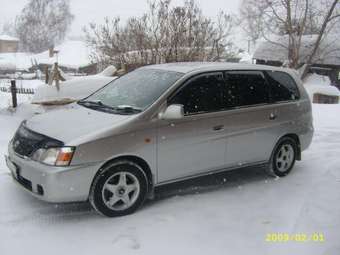 2001 Toyota Gaia Photos