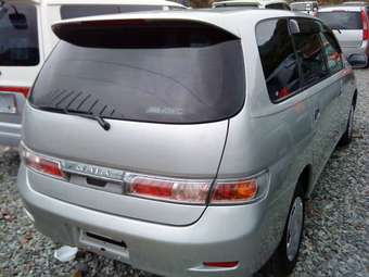 2001 Toyota Gaia Pictures