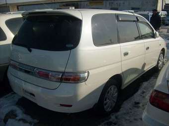 2001 Toyota Gaia Images