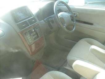 2001 Toyota Gaia Pictures