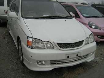 2001 Toyota Gaia Pics