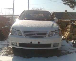 2001 Toyota Gaia Images