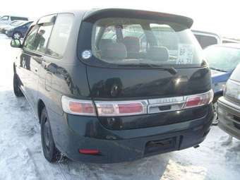 2001 Toyota Gaia Pictures