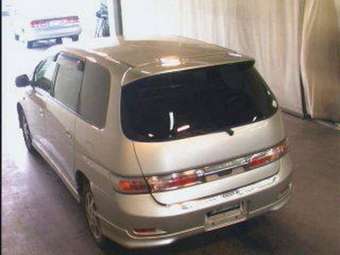 2001 Toyota Gaia Pictures