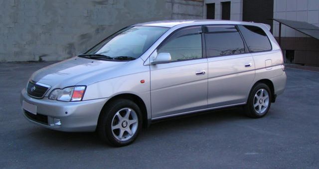 2002 Toyota Gaia
