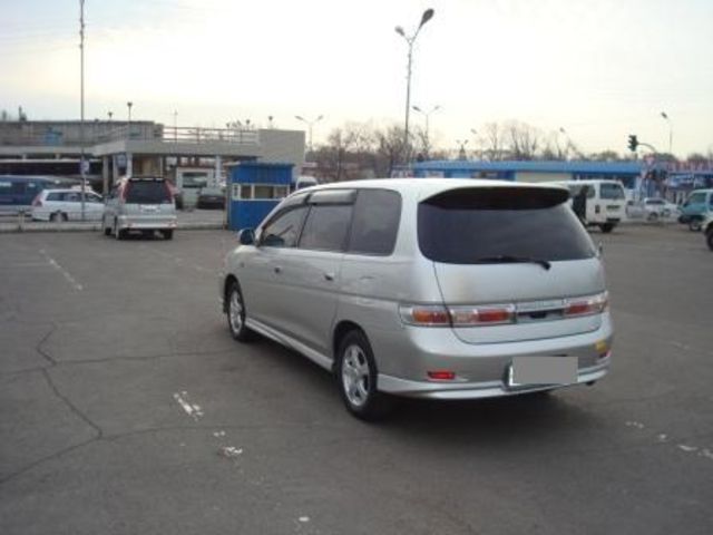 2002 Toyota Gaia