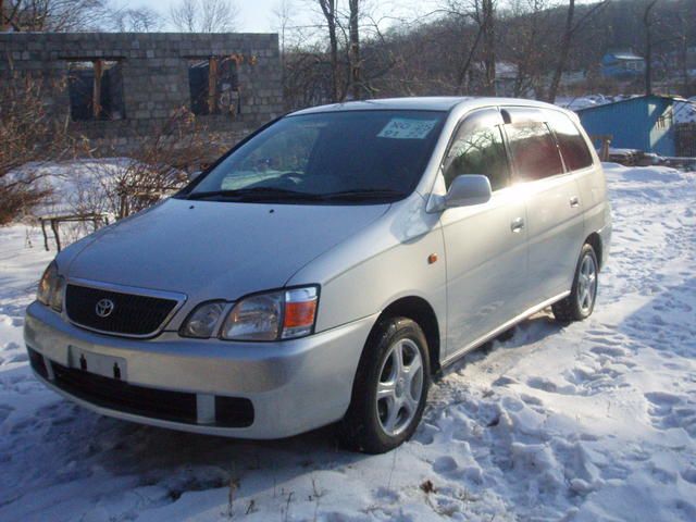 2002 Toyota Gaia