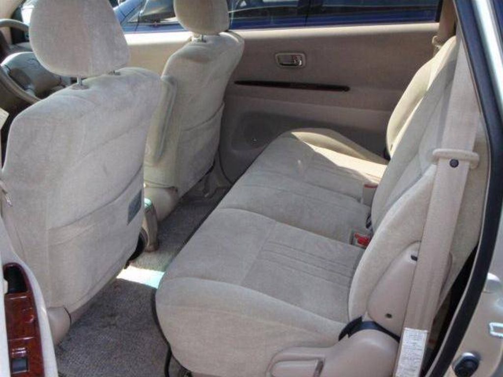 2002 Toyota Gaia