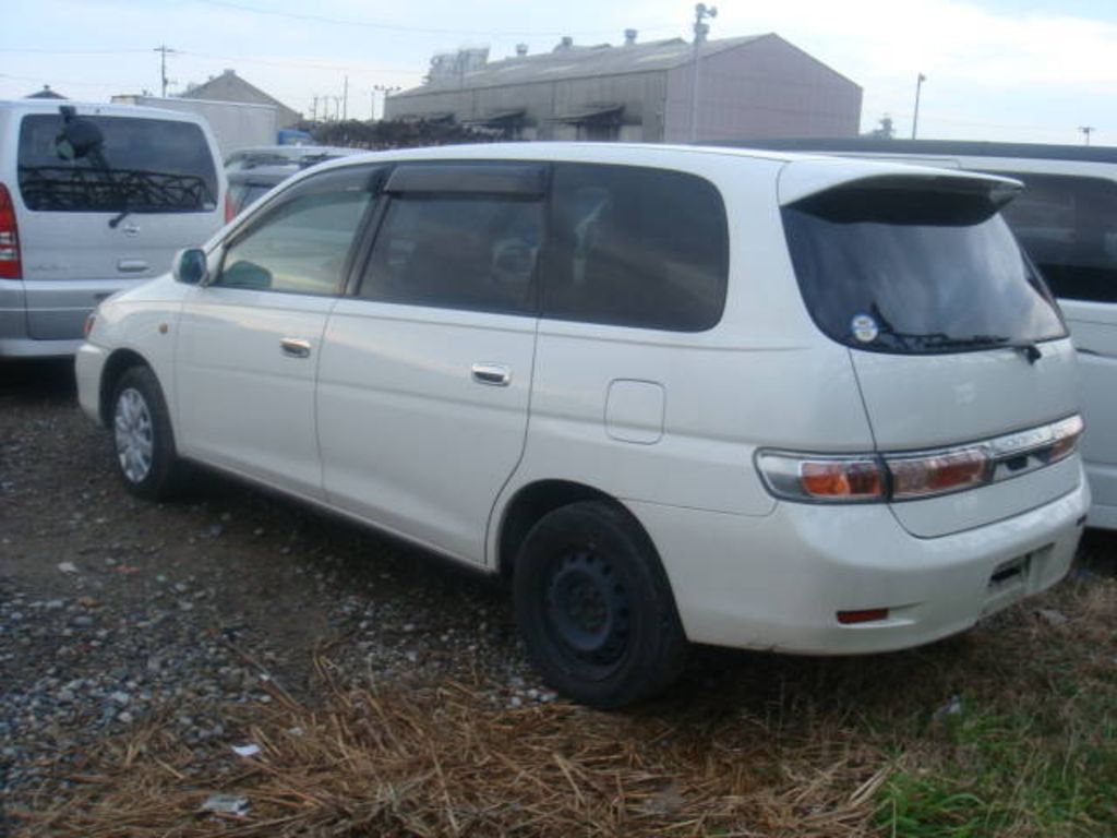 2002 Toyota Gaia