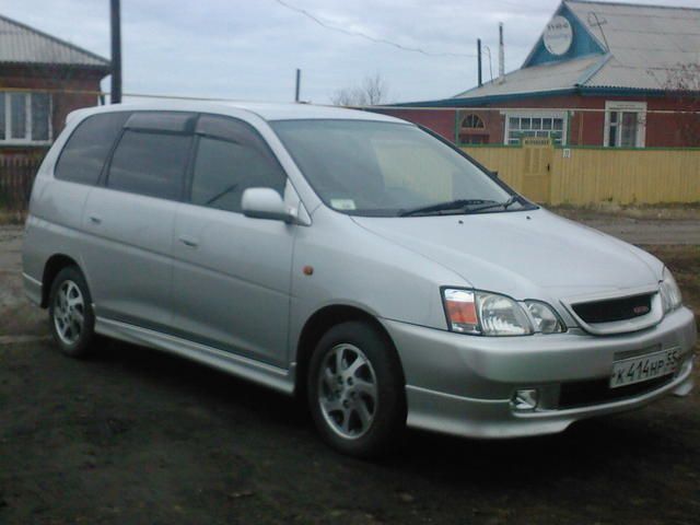 2002 Toyota Gaia