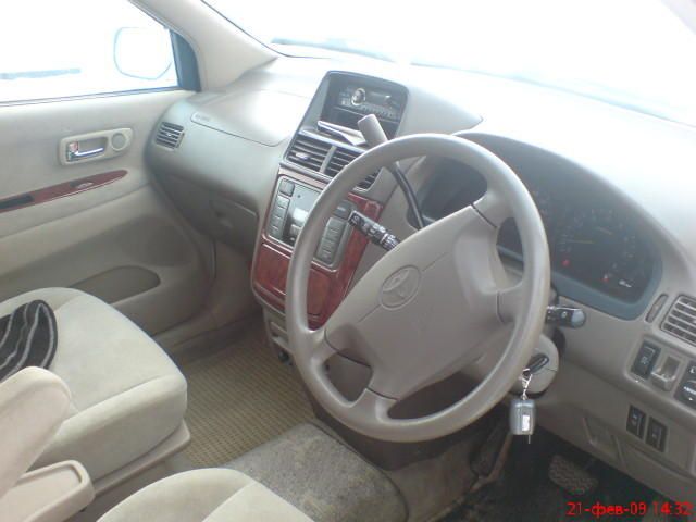 2002 Toyota Gaia